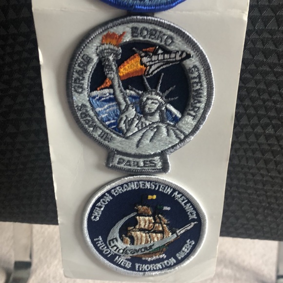 Space shuttle patches. New - Picture 4 of 4